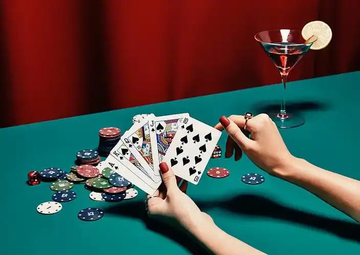 vipibet ငွေထုတ်တောင်းဆိုမှု KBZPay Wave Money AYA Pay phone မှဆောင်ရွက်နေသောမြင်ကွင်း